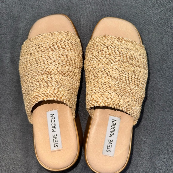 Steve Madden Woven Tan Platform Slides - Picture 2 of 3